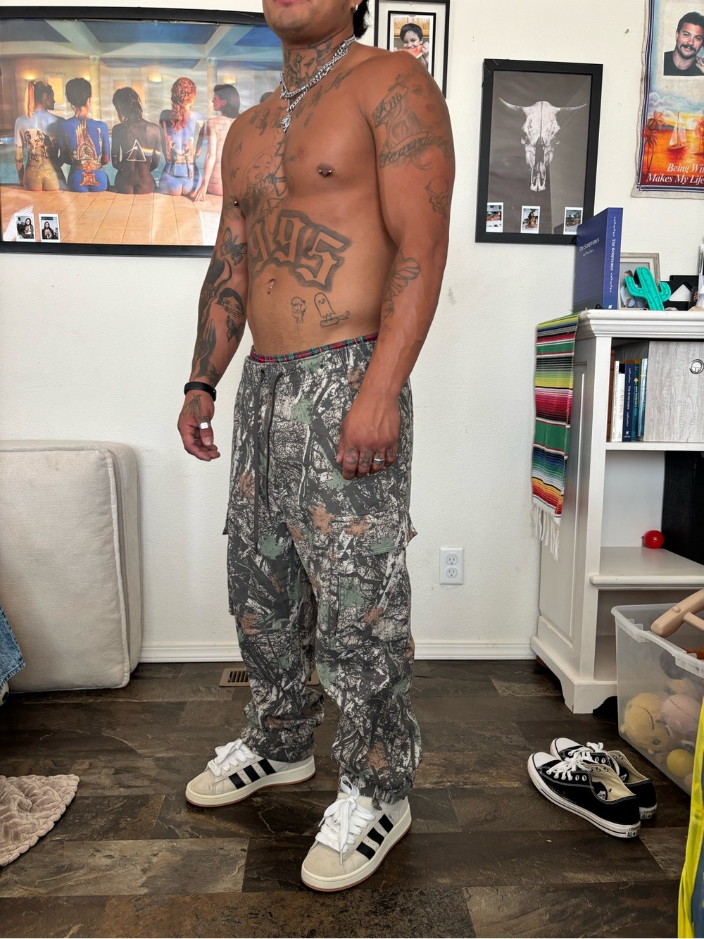 Men's Camouflage Cargo Pants in Gray-Green Camo